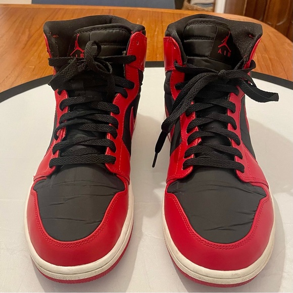 Jordan 1 high!  Gym red and black.  Size 12.  Great condition! - Picture 3 of 8